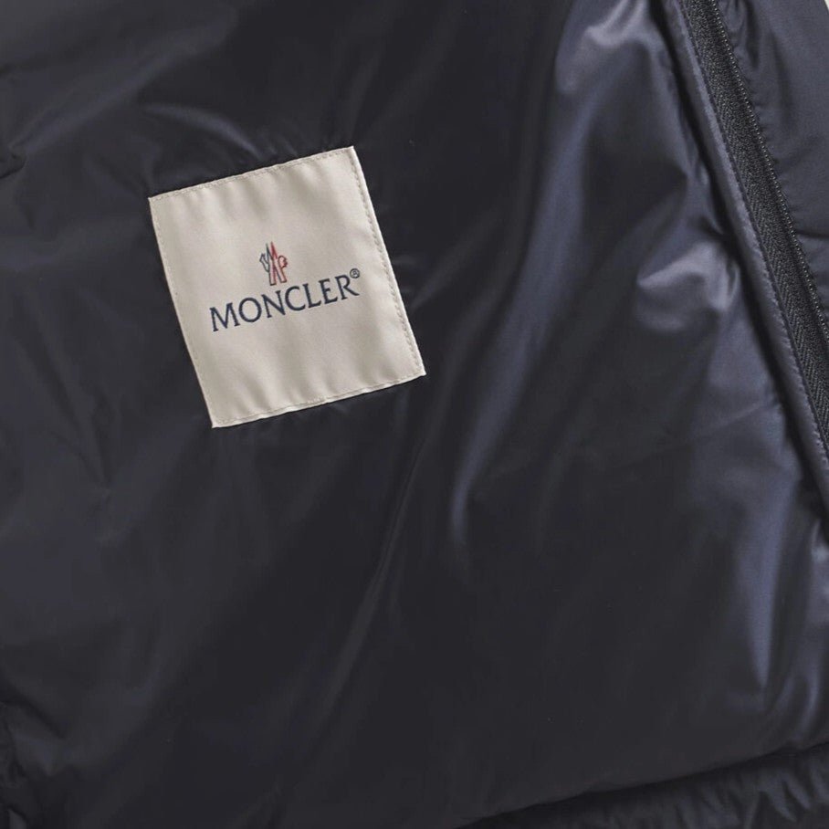 Moncler Men's Recycled Longue Saison Opaque Barthe VestCoats & JacketsMonclerDPUS Designer Outlet1A0002259YD7761S8050592299742NavySMoncler Men's Recycled Longue Saison Opaque Barthe Vest