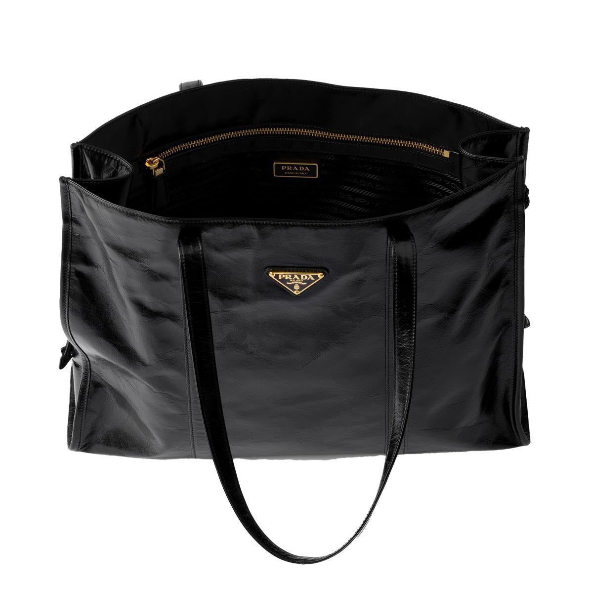 Prada Leather Shoulder Tote Bag in BlackBagsPradaDPUS Designer Outlet330522Prada Leather Shoulder Tote Bag in Black