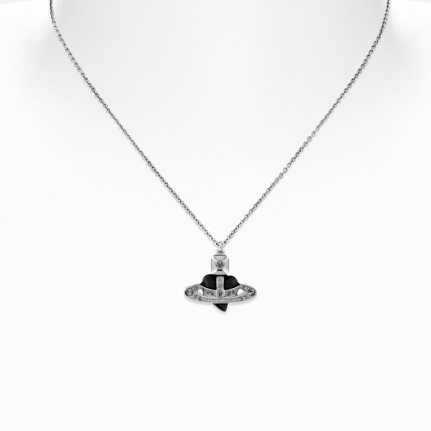 Vivienne Westwood Man. Diamante Heart Pendant in Ruthenium/Platinum/Black Diamond CrystalJewelleryVivienne WestwoodDPUS Designer Outlet8050889647416Vivienne Westwood Man. Diamante Heart Pendant in Ruthenium/Platinum/Black Diamond Crystal