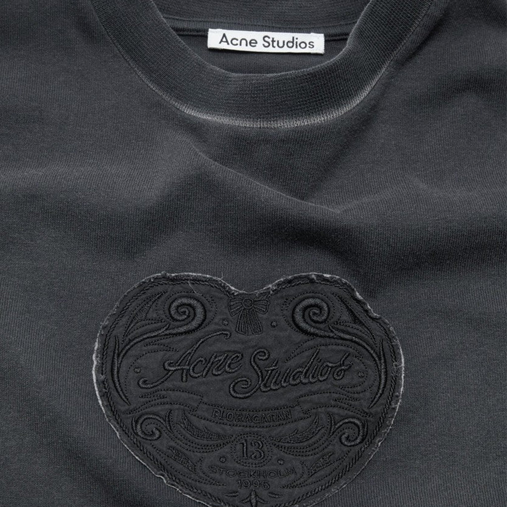Acne Studios Crest Logo T-ShirtT-ShirtAcne StudiosDPUS Designer OutletFN-UX-TSHI000212BLKXXS7323336447466Faded BlackXXSAcne Studios Crest Logo T-Shirt