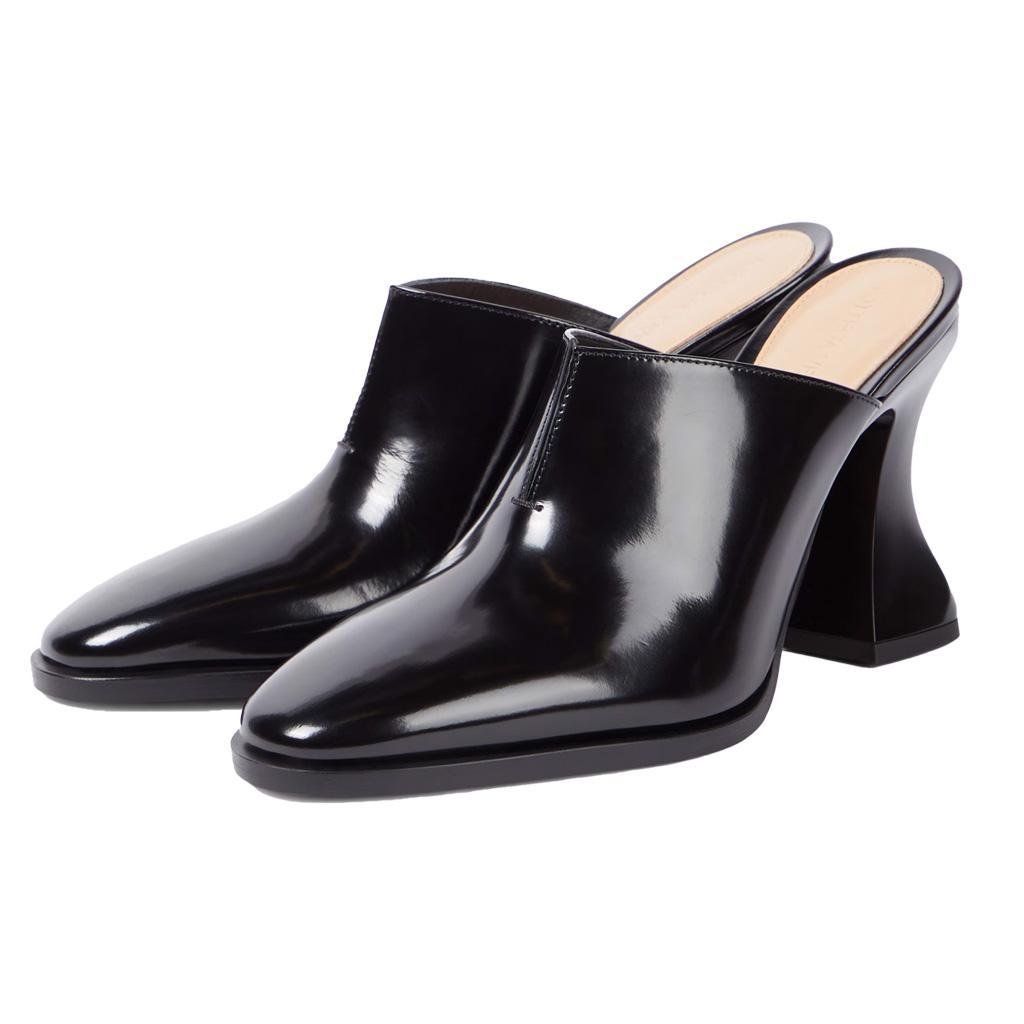 Bottega Veneta Womens Cha-Cha Pump in Black