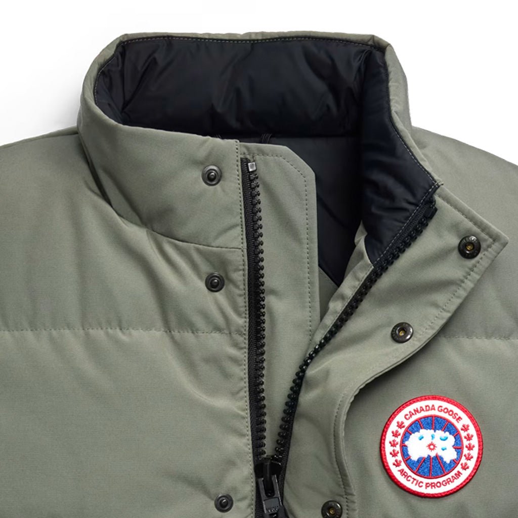 Canada Goose Men's Freestyle Crew VestCoats & JacketsCanada GooseDPUS Designer Outlet0699363245281SagebrushSCanada Goose Men's Freestyle Crew Vest
