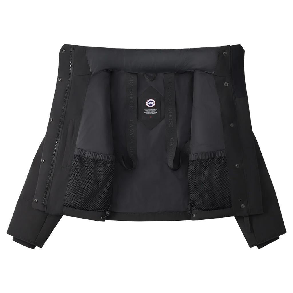 Canada Goose Women's Grandview Cropped Jacket in BlackCoats & JacketsCanada GooseDPUS Designer Outlet0699363269058MCanada Goose Women's Grandview Cropped Jacket in Black
