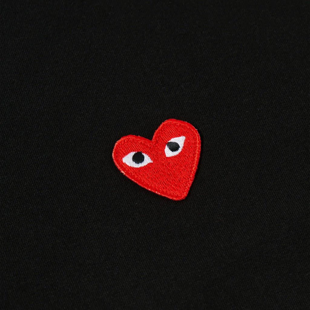 [Comme des Garcons] Play Basic Heart Logo TeeT-ShirtComme Des GarconsDPUS Designer OutletAX-T108-051-BLK-S044368332113BlackS[Comme des Garcons] Play Basic Heart Logo Tee