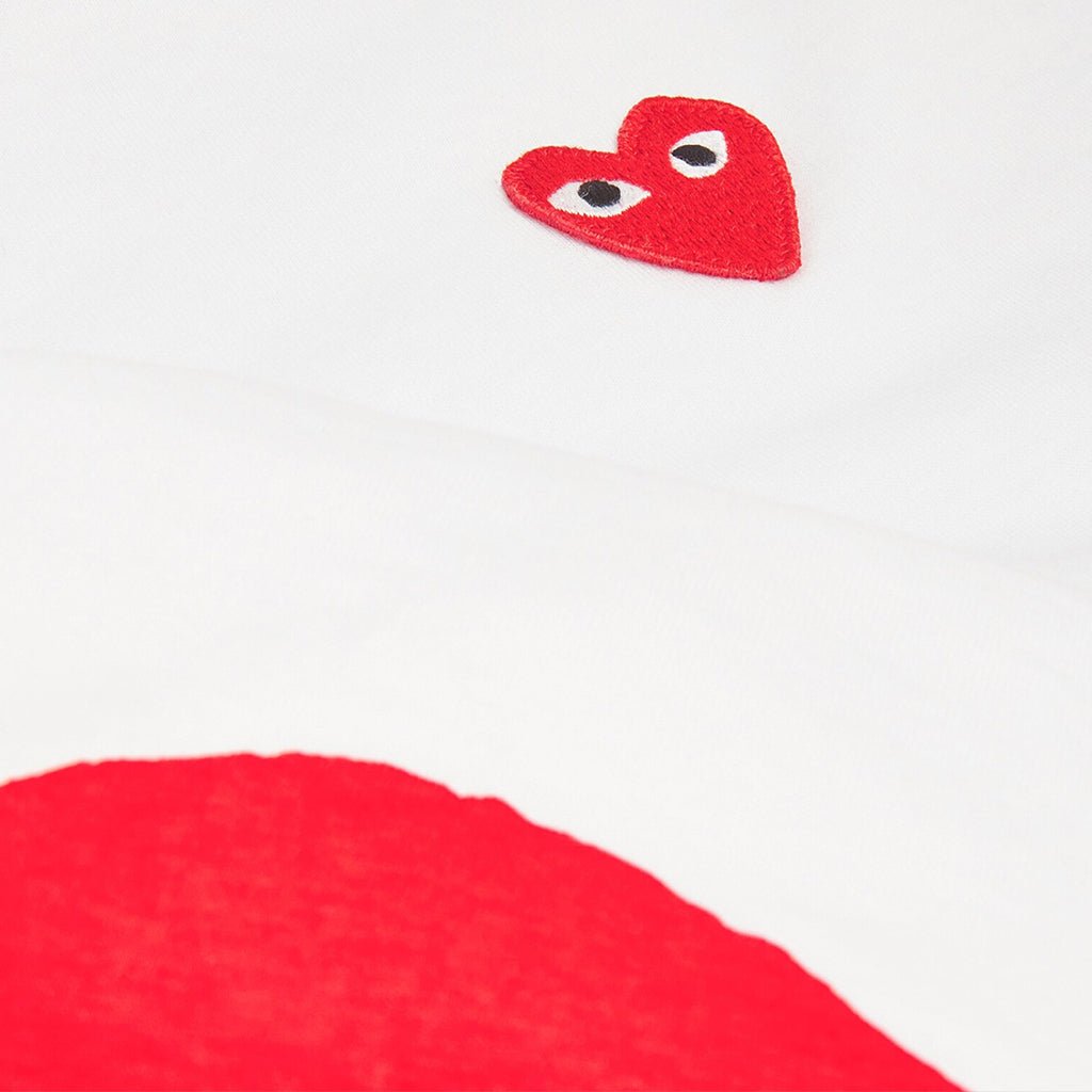 [Comme des Garcons] Play Double Low Red Heart TeeT-ShirtComme Des GarconsDPUS Designer OutletAX-T034-051-WHT-S044369467159WhiteS[Comme des Garcons] Play Double Low Red Heart Tee