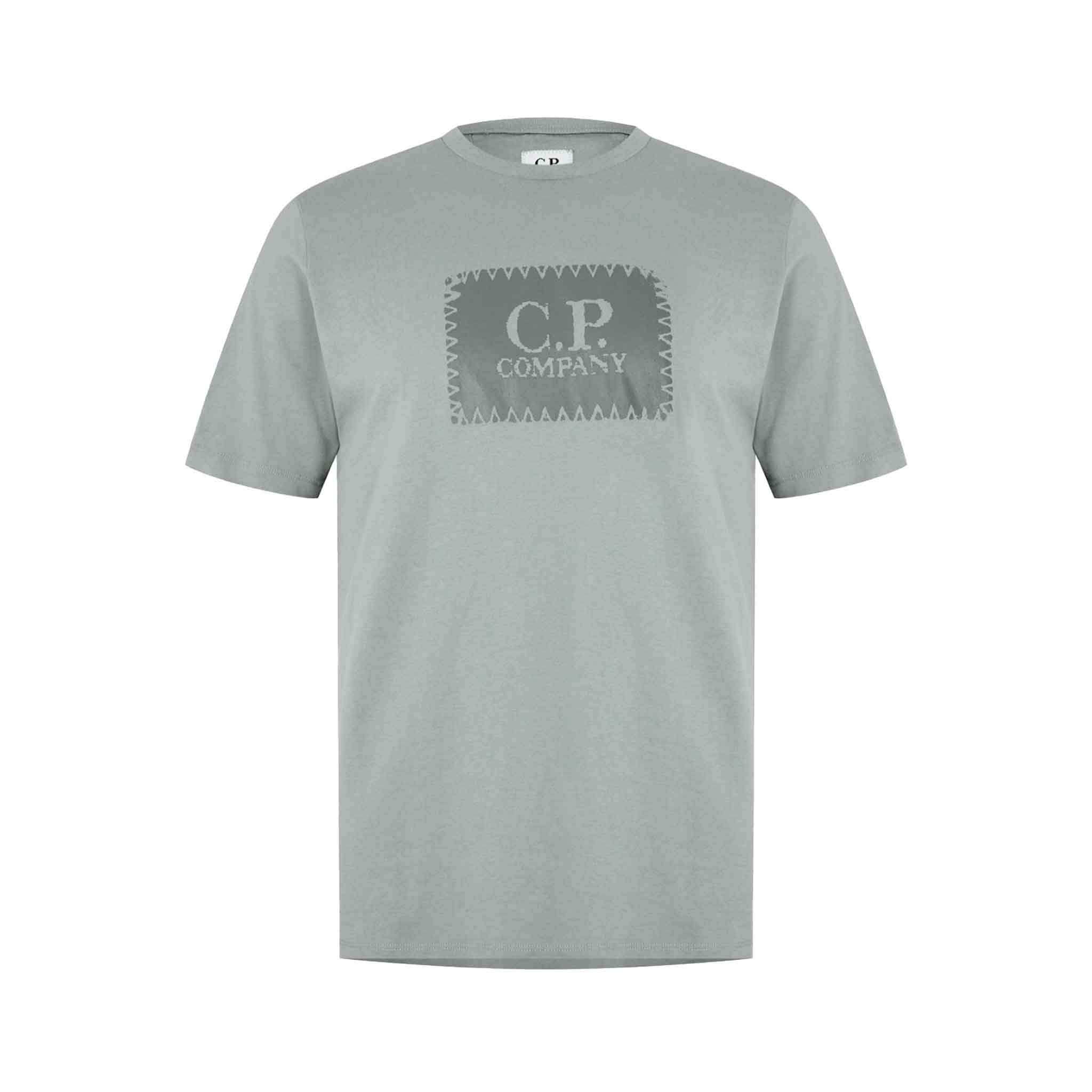 C.P. Company 30/1 Jersey Label T-shirt in Drizzle GreyT-ShirtsC.P. CompanyDPUS7620943756661SC.P. Company 30/1 Jersey Label T-shirt in Drizzle Grey