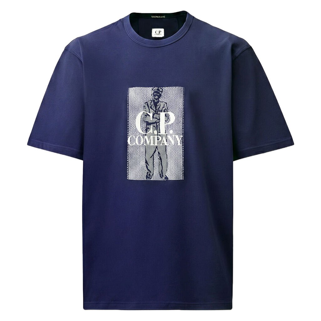 [C.P. Company] 30/2 Jersey Twisted Chest Logo T-ShirtT-ShirtC.P. CompanyDPUS Designer Outlet21CMTS158A-110580W-880-S7622792975835PeacoatS[C.P. Company] 30/2 Jersey Twisted Chest Logo T-Shirt
