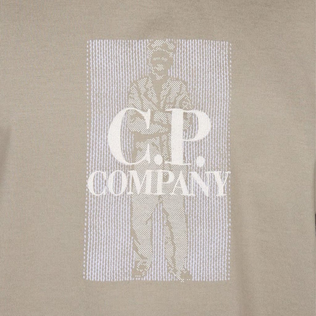 [C.P. Company] 30/2 Jersey Twisted Chest Logo T-ShirtT-ShirtC.P. CompanyDPUS Designer Outlet21CMTS158A-110580W-880-S7622792975835PeacoatS[C.P. Company] 30/2 Jersey Twisted Chest Logo T-Shirt