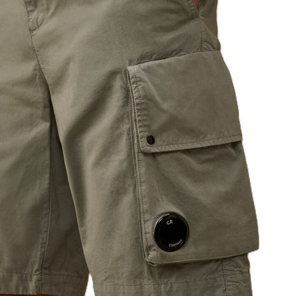 [C.P. Company] Bermuda In Cotton GabardineTrousers & ShortsC.P. CompanyDPUS Designer Outlet7622792716568Silver Blue46[C.P. Company] Bermuda In Cotton Gabardine