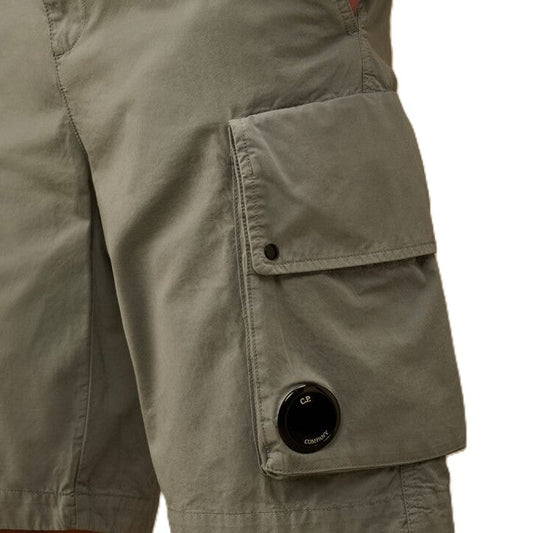 [C.P. Company] Bermuda In Cotton GabardineTrousers & ShortsC.P. CompanyDPUS Designer Outlet7622792716568Silver Blue46[C.P. Company] Bermuda In Cotton Gabardine