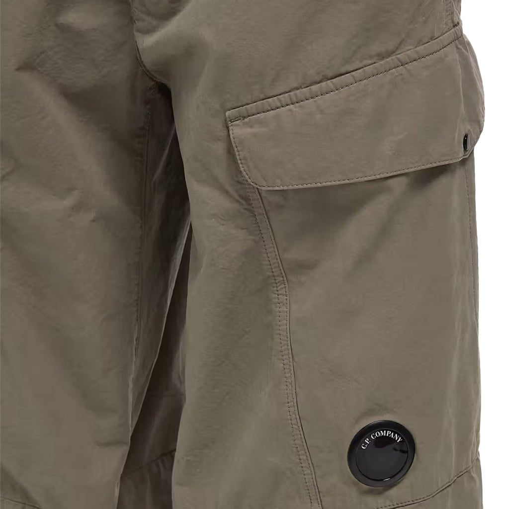 [C.P. Company] Chrome-R No Side Seams Cargo PantsTrousersC.P. CompanyDPUS Designer Outlet21CMPA116A-110324G-356-467622792890619Fallen Rock46[C.P. Company] Chrome-R No Side Seams Cargo Pants
