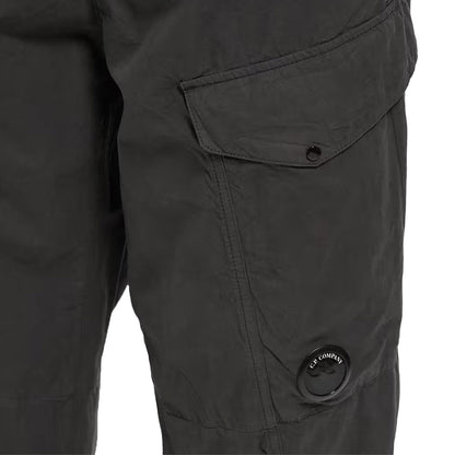 [C.P. Company] Chrome-R No Side Seams Cargo PantsTrousersC.P. CompanyDPUS Designer Outlet21CMPA116A-110324G-985-467622792956865Raven46[C.P. Company] Chrome-R No Side Seams Cargo Pants