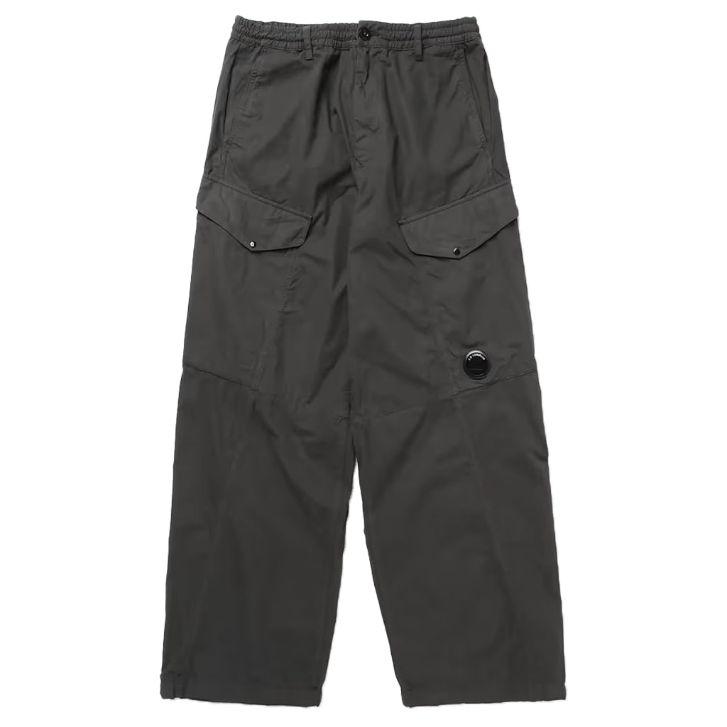 [C.P. Company] Chrome-R No Side Seams Cargo PantsTrousersC.P. CompanyDPUS Designer Outlet21CMPA116A-110324G-985-467622792956865Raven46[C.P. Company] Chrome-R No Side Seams Cargo Pants