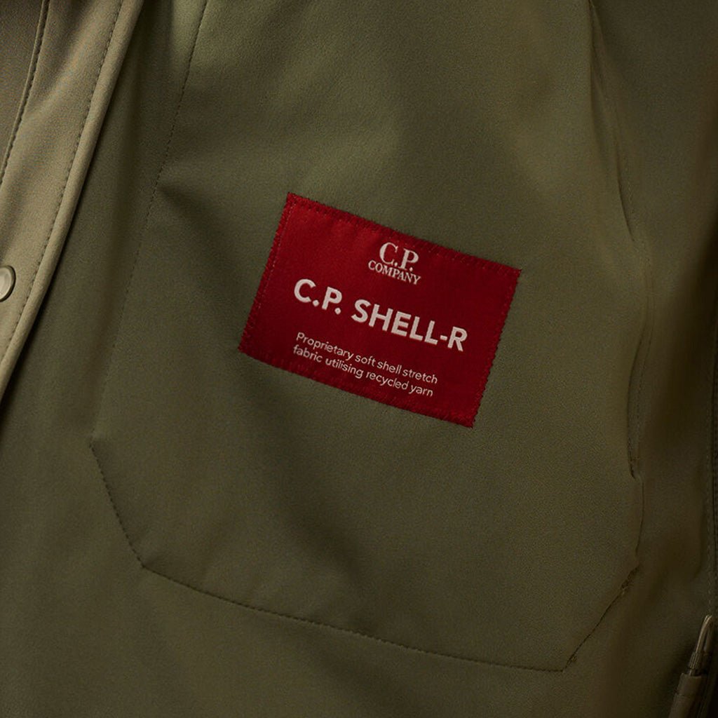[C.P. Company] C.P. Shell - R Goggle GiletC.P. CompanyDPUS Designer Outlet7622792775367Laurel WreathS[C.P. Company] C.P. Shell - R Goggle Gilet