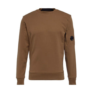 C.P. Company Diagonal Raised Fleece Crew Neck Lens Sweatshirt in Toffee - BeigeSweatshirtsC.P. CompanyDPUS7620943900415SC.P. Company Diagonal Raised Fleece Crew Neck Lens Sweatshirt in Toffee - Beige