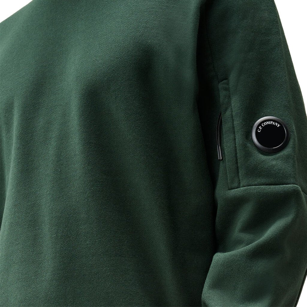 [C.P. Company] Diagonal Raised Fleece Crewneck SweatshirtSweatshirtsC.P. CompanyDPUS Designer Outlet21CMSS713A-005086W-697-S7622792970656Ponderosa PineS[C.P. Company] Diagonal Raised Fleece Crewneck Sweatshirt