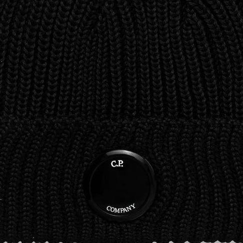 C.P. Company Extra fine Merino Wool Lens Beanie in BlackCaps & HatsC.P. CompanyDPUS Designer Outlet7622792475557C.P. Company Extra fine Merino Wool Lens Beanie in Black