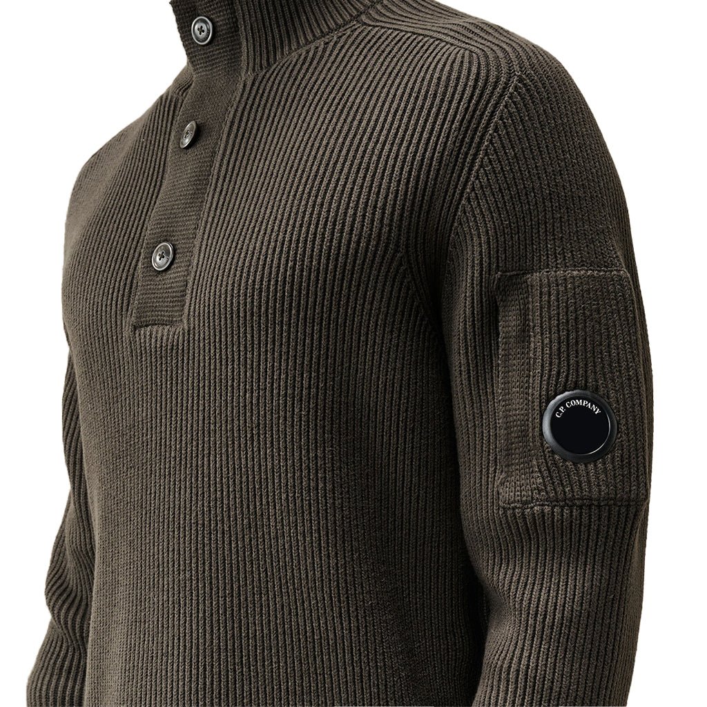 [C.P. Company] Full Rib Polo Collar KnitwearKnitwearC.P. CompanyDPUS Designer Outlet21CMKN102A-006608A-985-S7622792933149RavenS[C.P. Company] Full Rib Polo Collar Knitwear