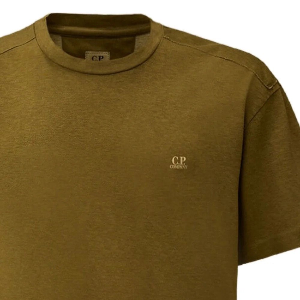 C.P. Company Jersey Plated Logo T-ShirtT-ShirtC.P. CompanyDPUS Designer Outlet7622792773479Dried HerbSC.P. Company Jersey Plated Logo T-Shirt
