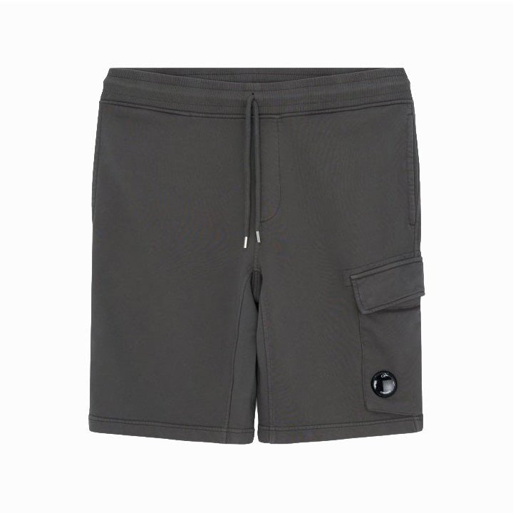 [C.P. Company] Light Fleece Cargo Lens SweatshortsShortsC.P. CompanyDPUS Designer Outlet7622792616677GunmetalS[C.P. Company] Light Fleece Cargo Lens Sweatshorts