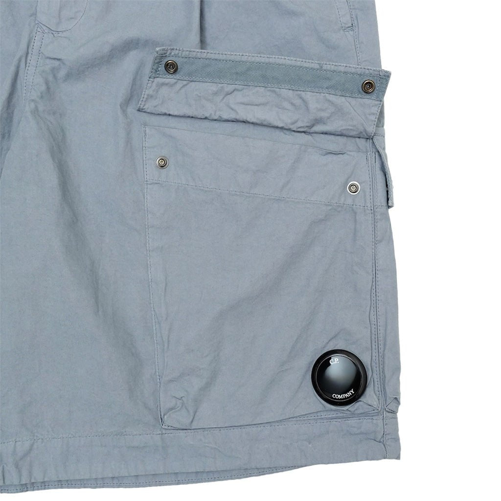 [C.P. Company] Micro - Reps Boxy Lens ShortsShortsC.P. CompanyDPUS Designer Outlet7622792677715Silver blue44[C.P. Company] Micro - Reps Boxy Lens Shorts