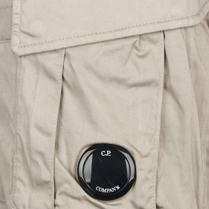 [C.P. Company] Stretch Sateen Cargo Lens ShortsT-ShirtC.P. CompanyDPUS Designer OutletDove44[C.P. Company] Stretch Sateen Cargo Lens Shorts