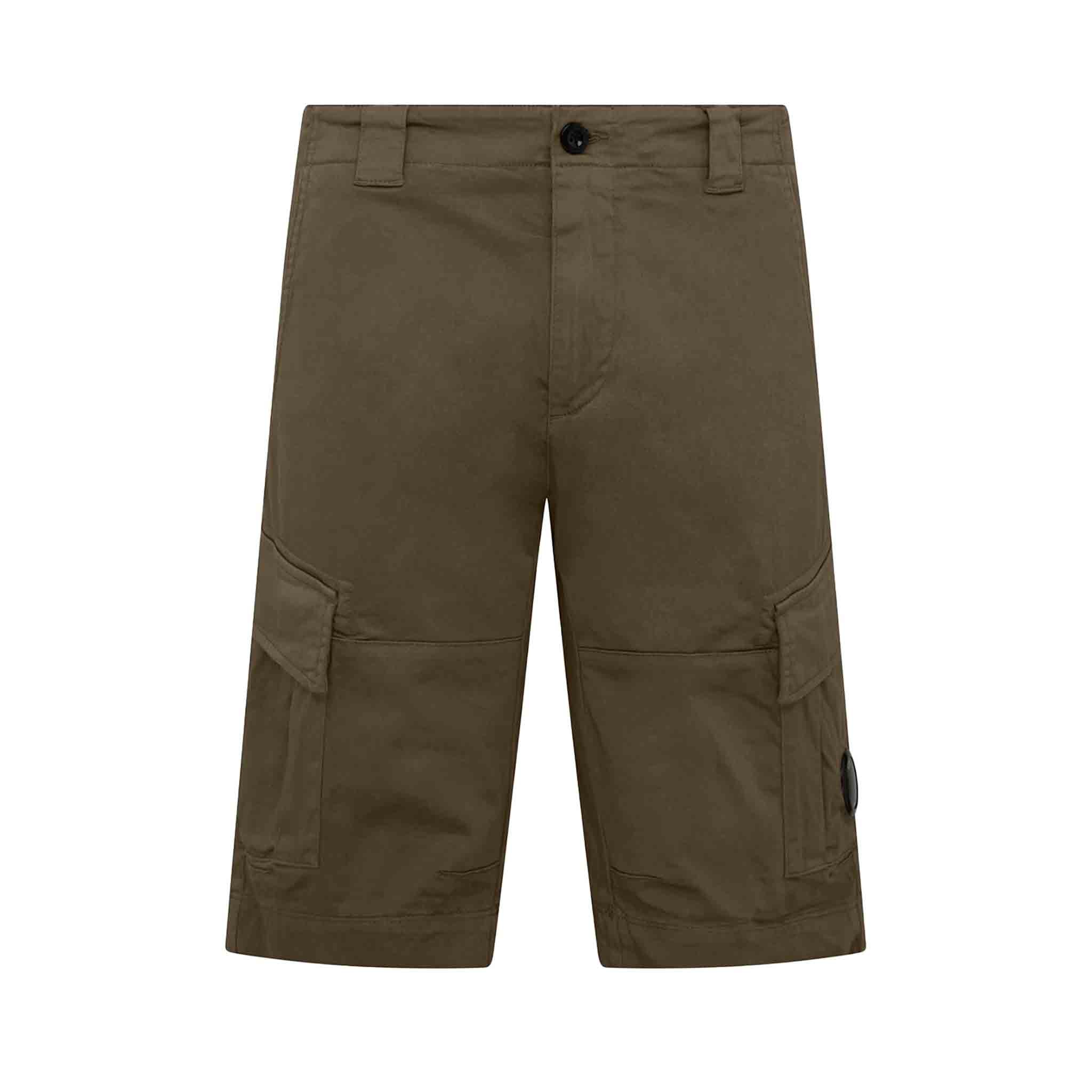 C.P. Company Stretch Sateen Cargo Shorts in Ivy GreenShortsC.P. CompanyDPUS762094369809144C.P. Company Stretch Sateen Cargo Shorts in Ivy Green