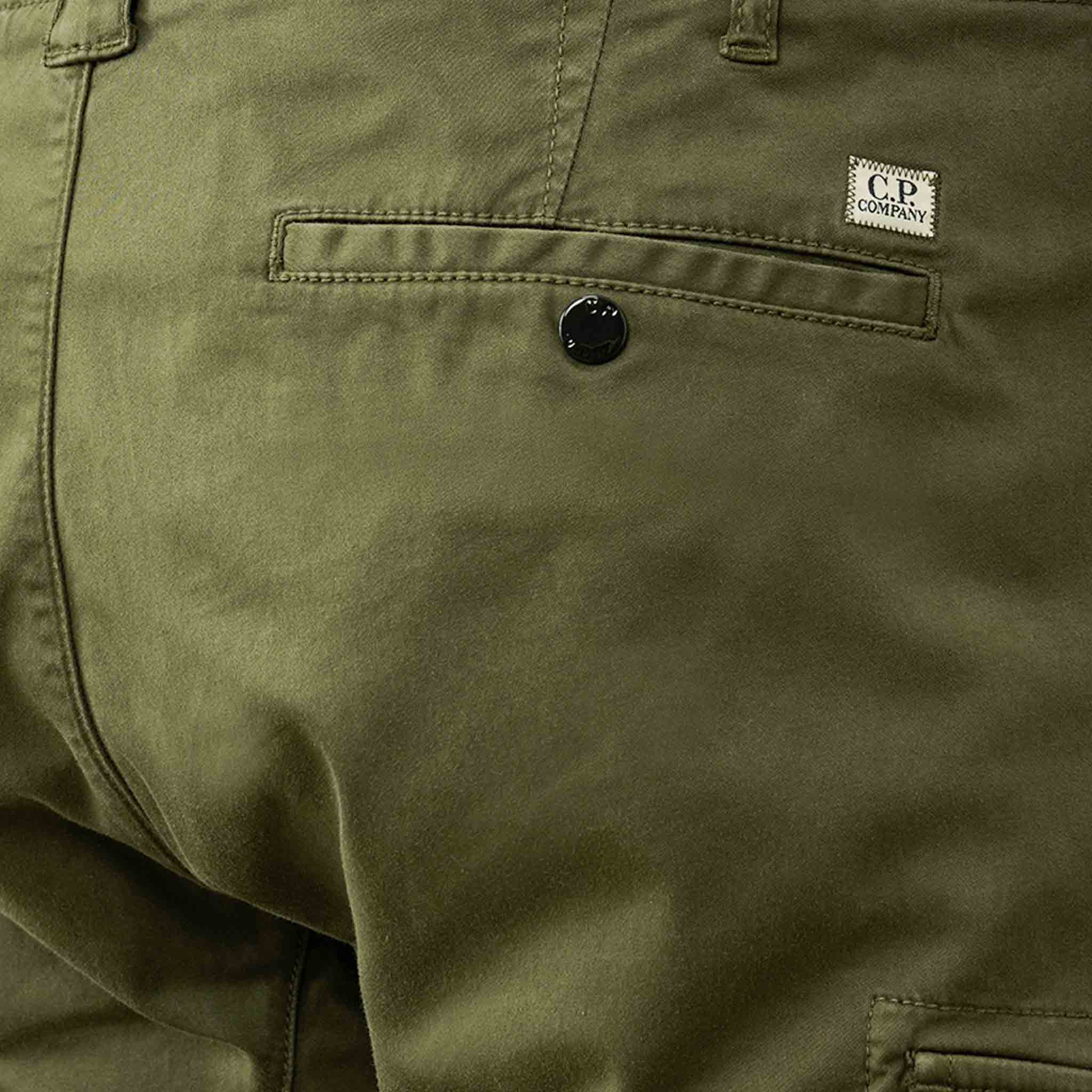 C.P. Company Stretch Sateen Ergonomic Logo Cargo Pants in Agave GreenTrousersC.P. CompanyDPUS762094371833146C.P. Company Stretch Sateen Ergonomic Logo Cargo Pants in Agave Green