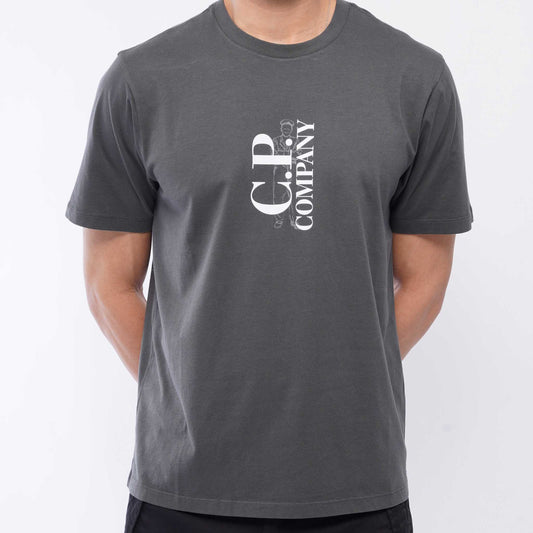 [C.P. Company] Vertical Logo T-Shirt in Dark ShadowT-ShirtsC.P. CompanyDPUS Designer Outlet7622792336872S[C.P. Company] Vertical Logo T-Shirt in Dark Shadow