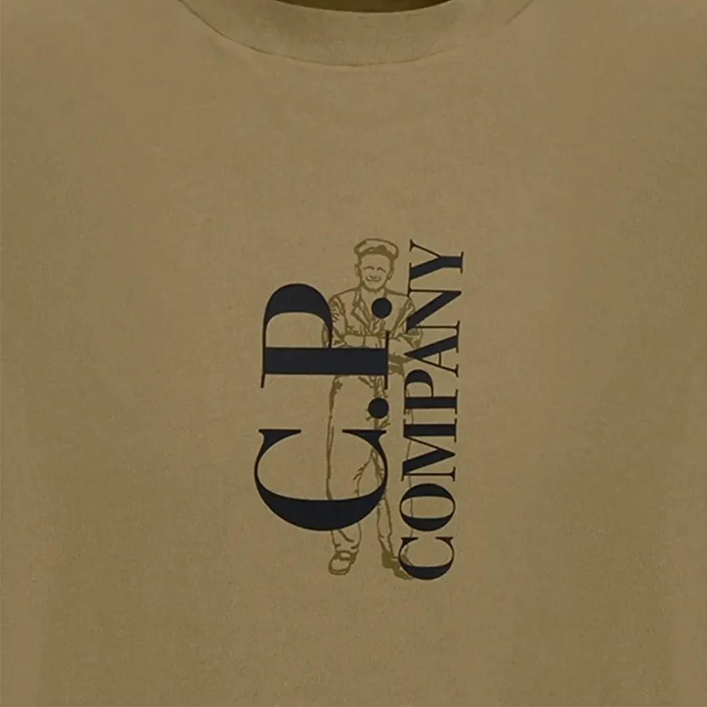 [C.P. Company] Vertical Logo T-Shirt in Fallen RockT-ShirtsC.P. CompanyDPUS Designer Outlet7622792460492S[C.P. Company] Vertical Logo T-Shirt in Fallen Rock
