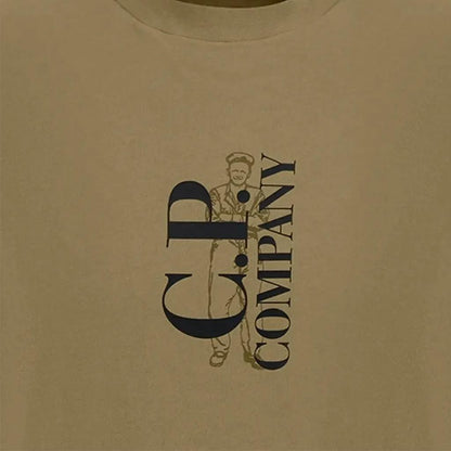 [C.P. Company] Vertical Logo T-Shirt in Fallen RockT-ShirtsC.P. CompanyDPUS Designer Outlet7622792460492S[C.P. Company] Vertical Logo T-Shirt in Fallen Rock