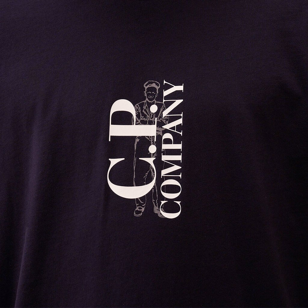 [C.P. Company] Vertical Logo T-ShirtT-ShirtC.P. CompanyDPUS Designer OutletNavyXS[C.P. Company] Vertical Logo T-Shirt