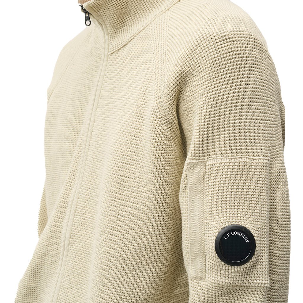 [C.P. Company] Waffle Knitwear CardiganKnitwearC.P. CompanyDPUS Designer Outlet21CMKN058A-110754A-120-S7622792850293Silver BirchS[C.P. Company] Waffle Knitwear Cardigan
