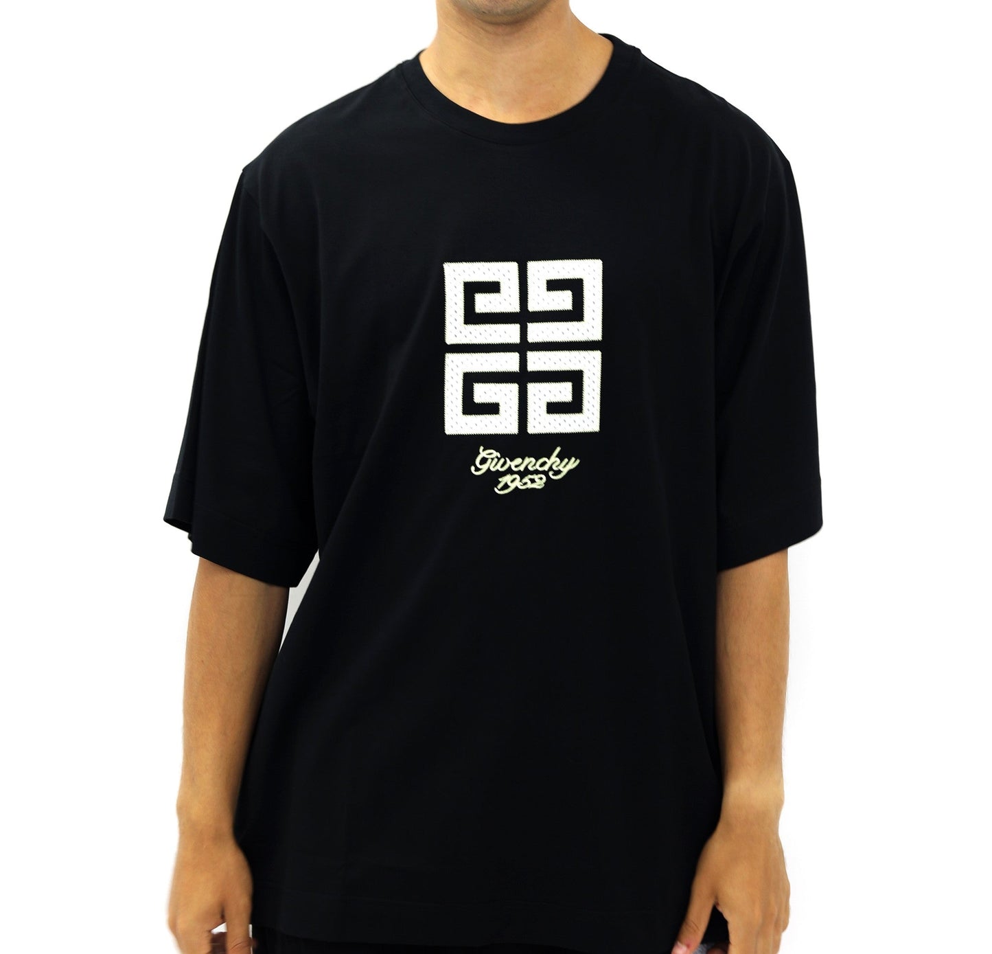 [Givenchy] College Embroidered T-Shirt- Oversized fitT-ShirtGivenchyDPUS Designer Outlet3617014928946BlackS[Givenchy] College Embroidered T-Shirt- Oversized fit