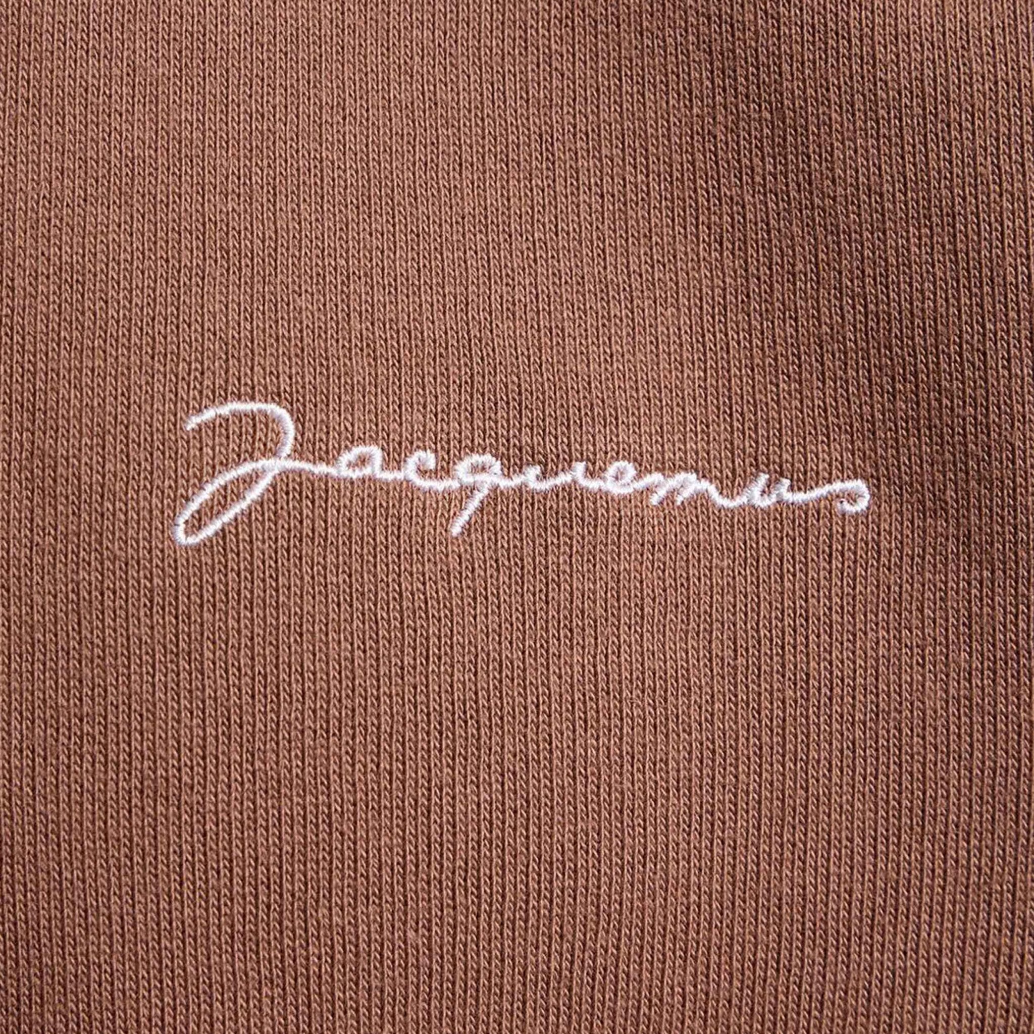 Jacquemus Le Sweatshirt Brode Hoodie in BrownHoodiesJacquemusDPUS Designer OutletSJacquemus Le Sweatshirt Brode Hoodie in Brown