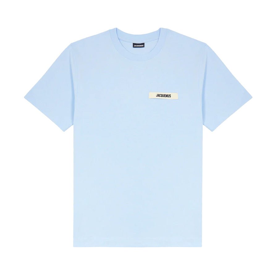 Jacquemus The Gros Grain Logo T-Shirt in Light BlueT-ShirtsJacquemusDPUS3700943386175SJacquemus The Gros Grain Logo T-Shirt in Light Blue