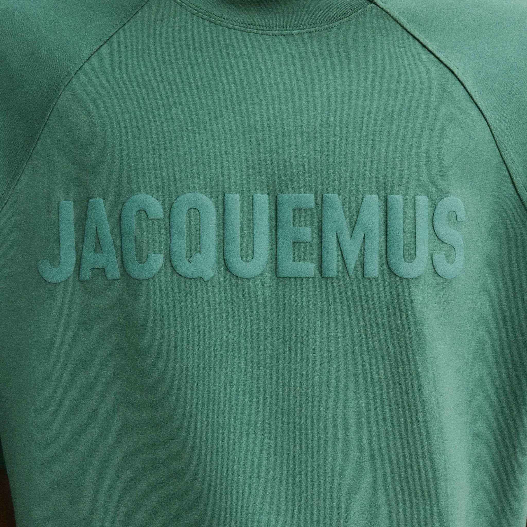Jacquemus The Typo Oversized T-Shirt in Green – DPUS Jacquemus The Typo Oversized T-Shirt in Green – DPUS