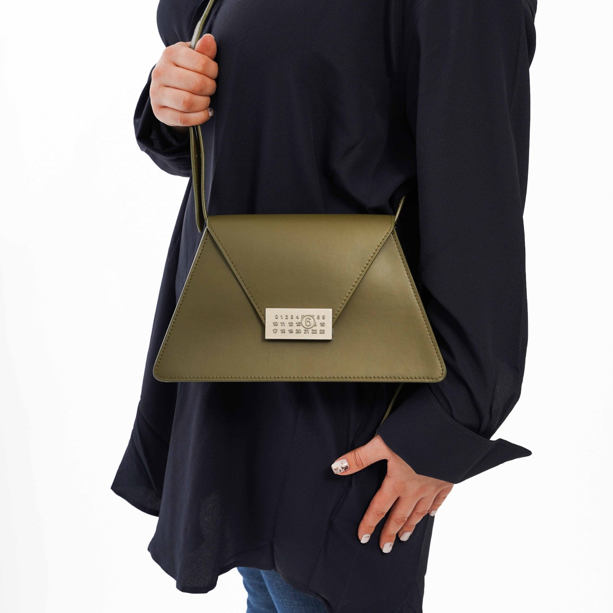 MM6 Maison Margiela ダークグリーン バック Maison Margiela] MM6 Numeric Bag Medium – DPUS Designer Outlet