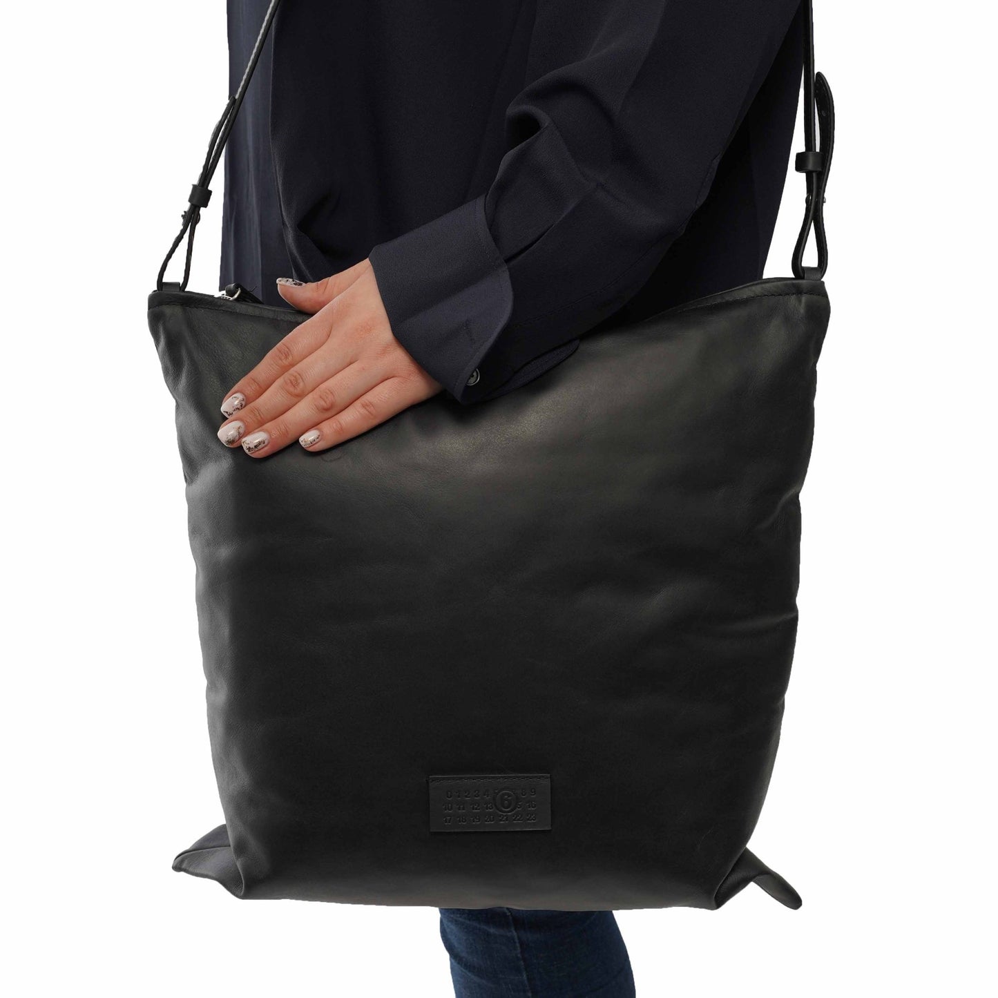 Maison Margiela MM6 Pillow ToteBagsMaison MargielaDPUS Designer Outlet8059039202093BlackOne SizeMaison Margiela MM6 Pillow Tote