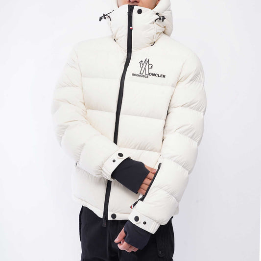 [Moncler] Grenoble Men's Isorno Hooded Ski Jacket in WhiteCoats & JacketsMonclerDPUS Designer Outlet2030012113180538132177162[Moncler] Grenoble Men's Isorno Hooded Ski Jacket in White