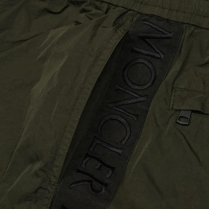 Moncler Men's Nylon Side Logo Trousers in Dark GreenMonclerDPUS Designer Outlet20300121211805664752352748Moncler Men's Nylon Side Logo Trousers in Dark Green