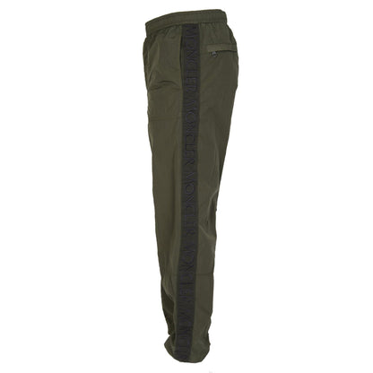 Moncler Men's Nylon Side Logo Trousers in Dark GreenMonclerDPUS Designer Outlet20300121211805664752352748Moncler Men's Nylon Side Logo Trousers in Dark Green