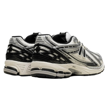 New Balance M1906 in Metalic SilverNew BaanceDPUS Designer Outlet19737685149441.5New Balance M1906 in Metalic Silver