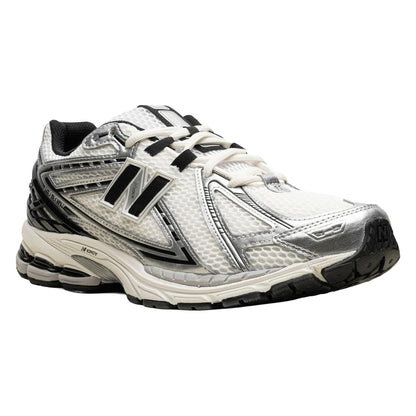 New Balance M1906 in Metalic SilverNew BaanceDPUS Designer Outlet19737685149441.5New Balance M1906 in Metalic Silver