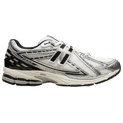 New Balance M1906 in Metalic SilverNew BaanceDPUS Designer Outlet19737685149441.5New Balance M1906 in Metalic Silver