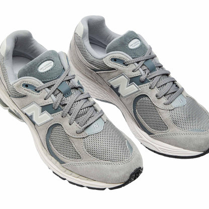 New Balance M2002 in GreyNew BaanceDPUS Designer Outlet19643215246940New Balance M2002 in Grey