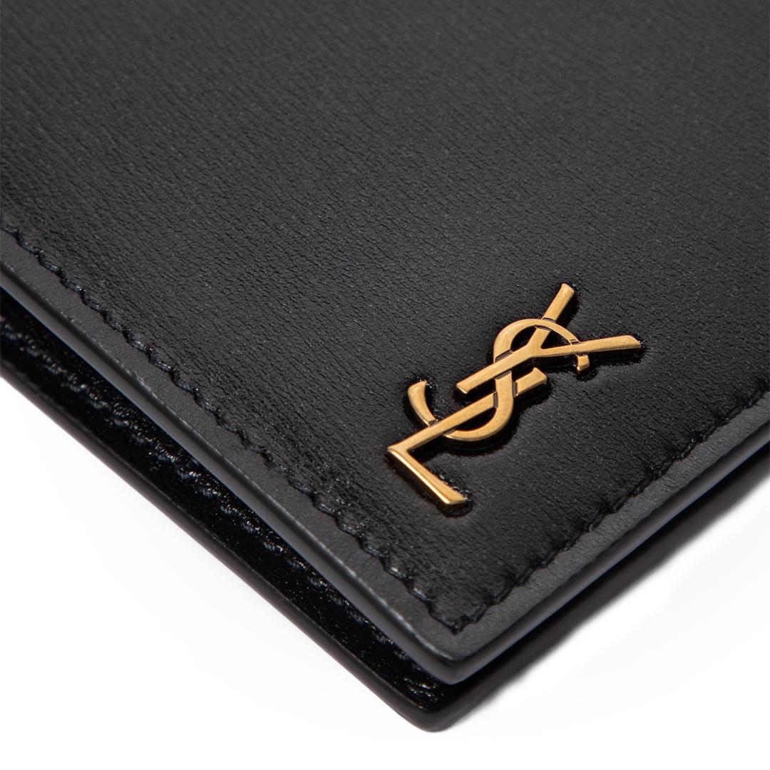 Saint Laurent Tiny King Palm Grained Leather Bi - Fold Wallet in BlackWalletsSaint LaurentDPUS Designer OutletEPPY309591A8091556694UNISaint Laurent Tiny King Palm Grained Leather Bi - Fold Wallet in Black