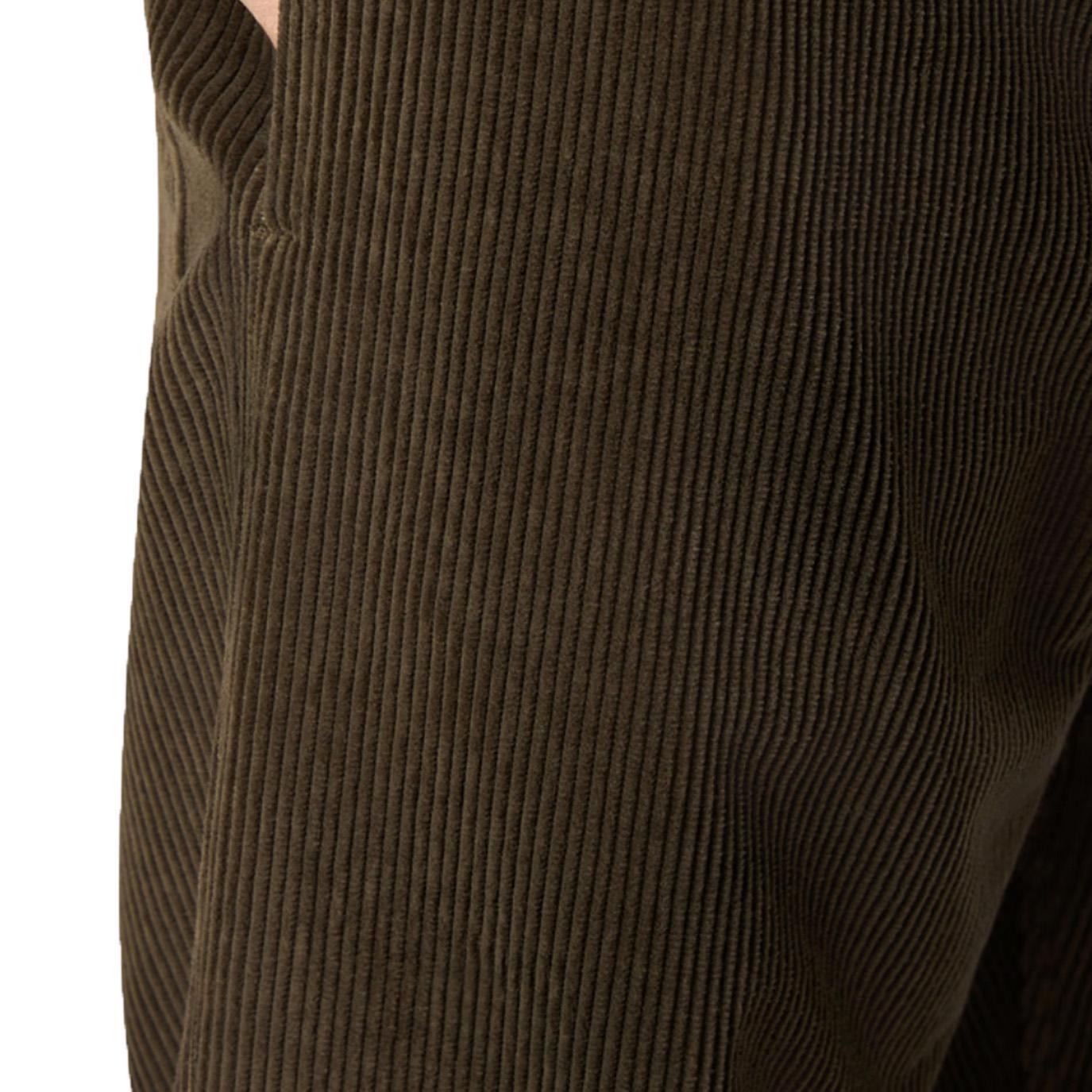 Stone Island Cotton Corduroy 800 Regular Fit Trousers in Military GreenTrousersStone IslandDPUS Designer Outlet805381344360330Stone Island Cotton Corduroy 800 Regular Fit Trousers in Military Green