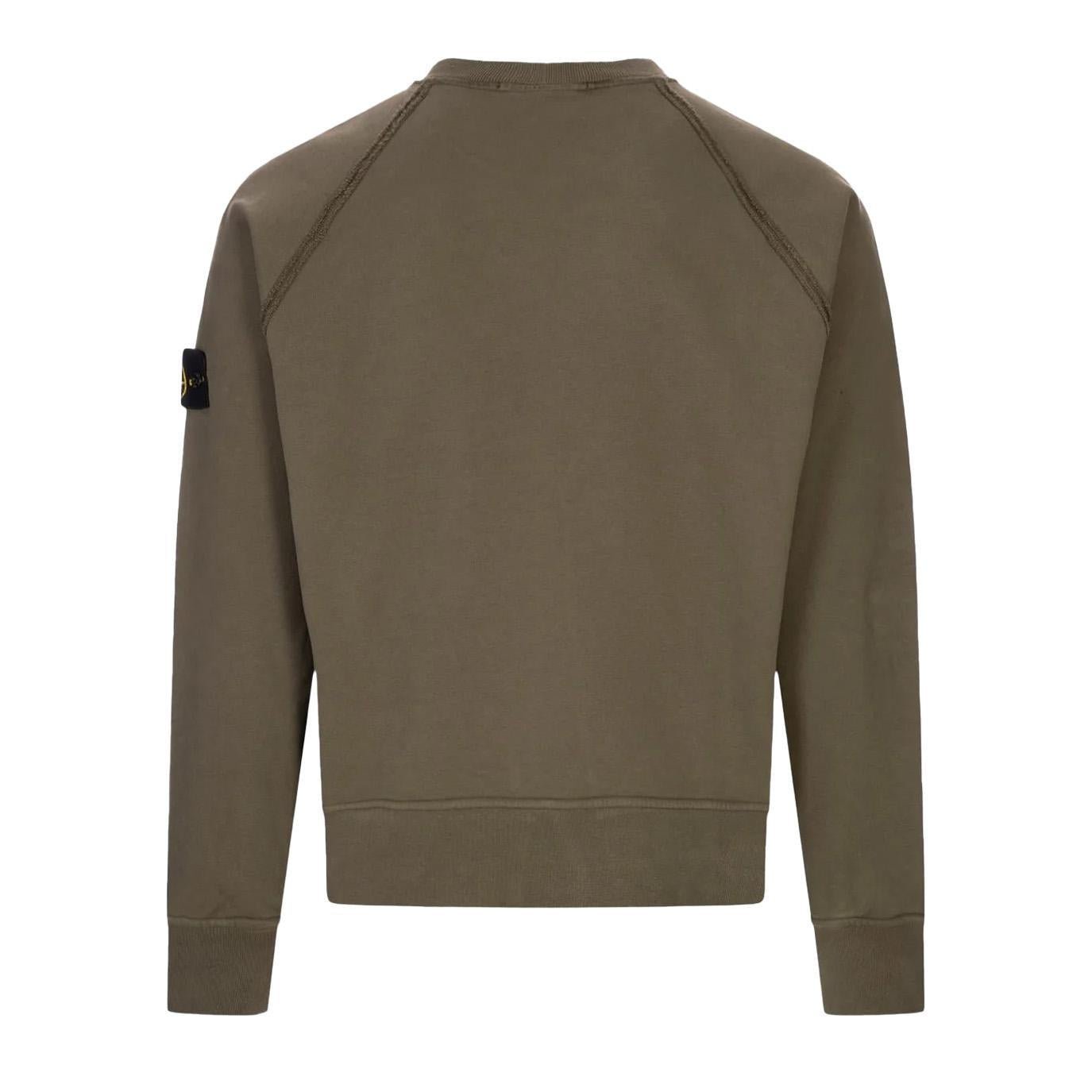 Stone Island Cotton Fleece Oversized Raglan Sleeved Crewneck Sweatshirt in Military GreenSweatshirtsStone IslandDPUS Designer Outlet8053813483890XSStone Island Cotton Fleece Oversized Raglan Sleeved Crewneck Sweatshirt in Military Green