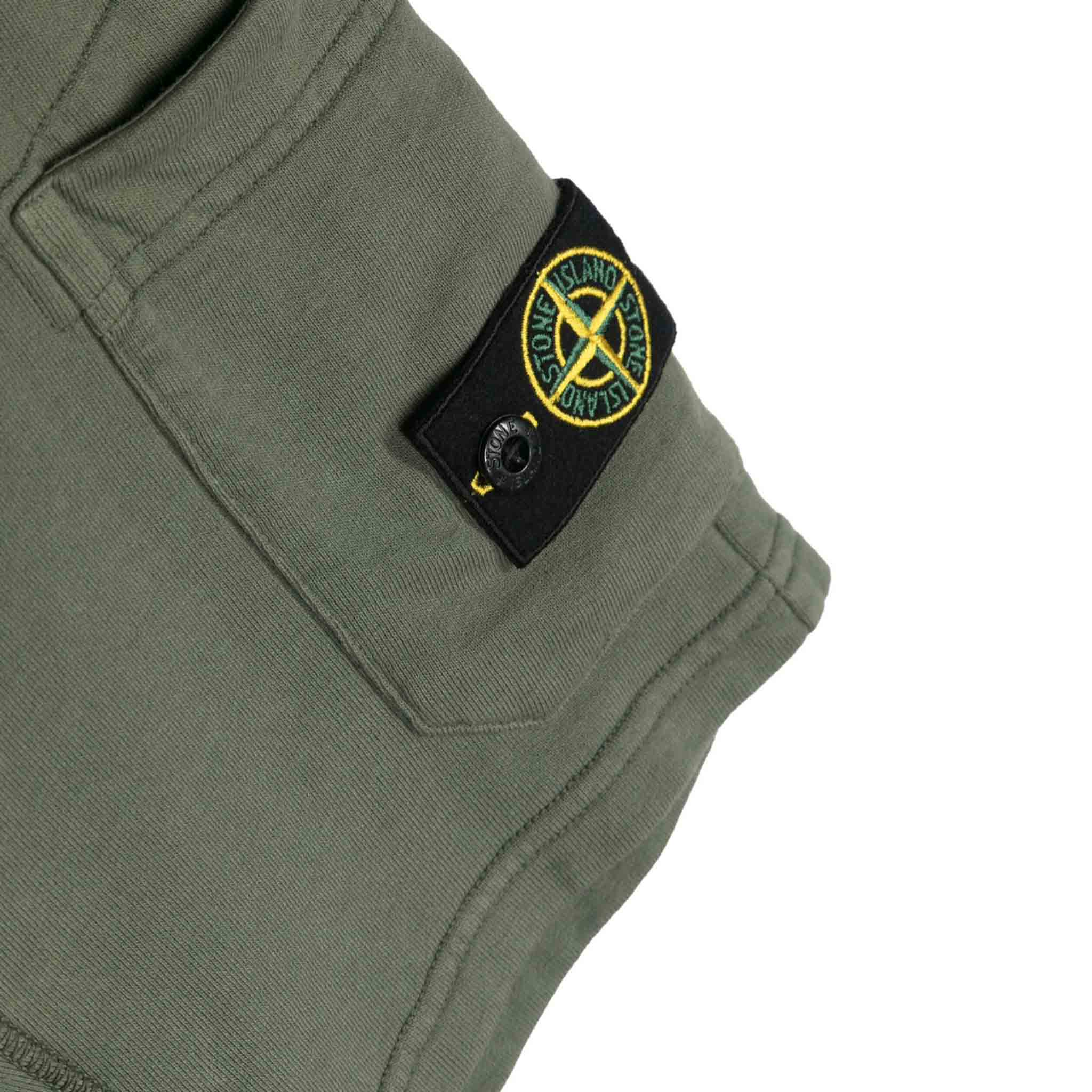 Stone Island Junior Cargo Sweatshorts in Olive GreenShortsStone Island JuniorDPUS80525728709726Stone Island Junior Cargo Sweatshorts in Olive Green